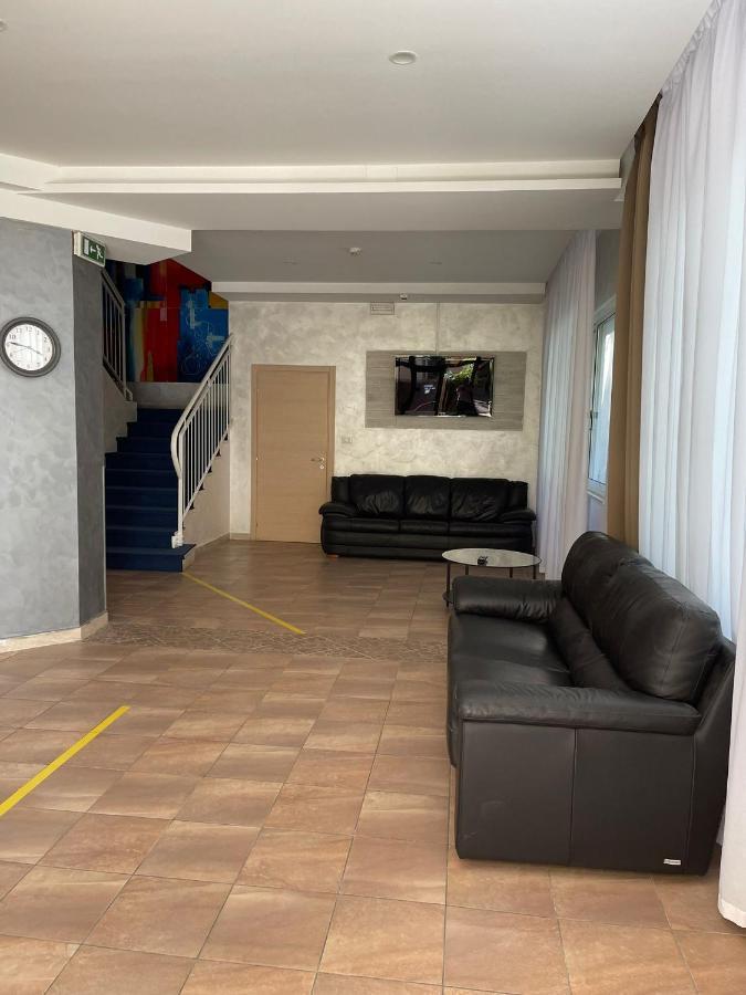 Hotel New Happy Rimini Exteriör bild