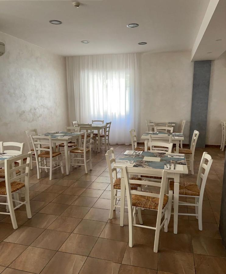 Hotel New Happy Rimini Exteriör bild