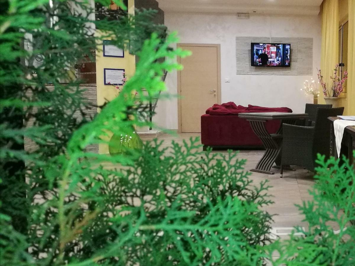 Hotel New Happy Rimini Exteriör bild